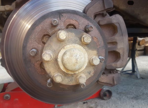 MaXpeedingRods Blog | An Automotive Blog from MaXpeedingRods - How to Fit MaXpeedingRods Manual Locking Hubs in Under 5 Minutes